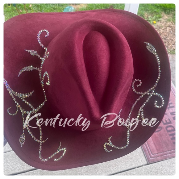 NWT Rodeo Queen Burgundy Suede Swarovski Crystals Cowboy Hat - Picture 3 of 6